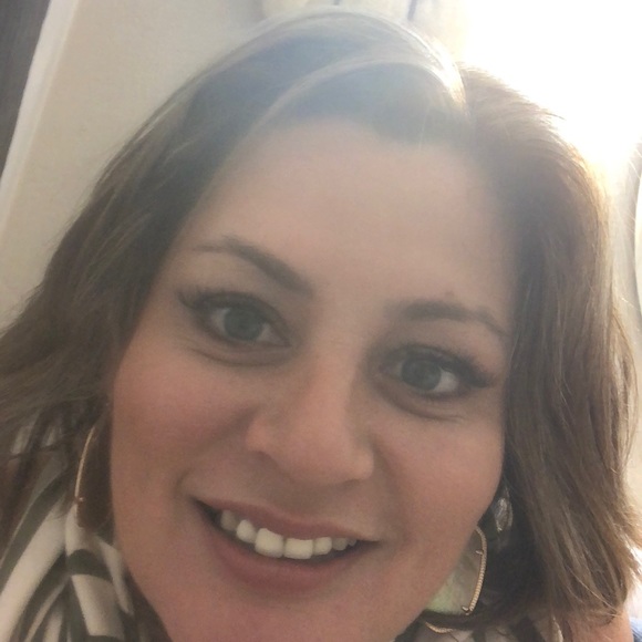 Meet your Posher, Melissa - Picture 1 of 1